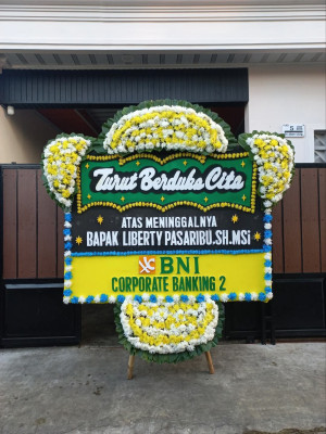 Papan Bunga Duka di Gresi Selatan